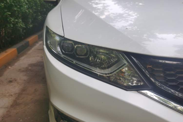 Used Honda Jade 2014 1.8L CVT Luxury Prestige Edition 5 Seats Right Front Headlight