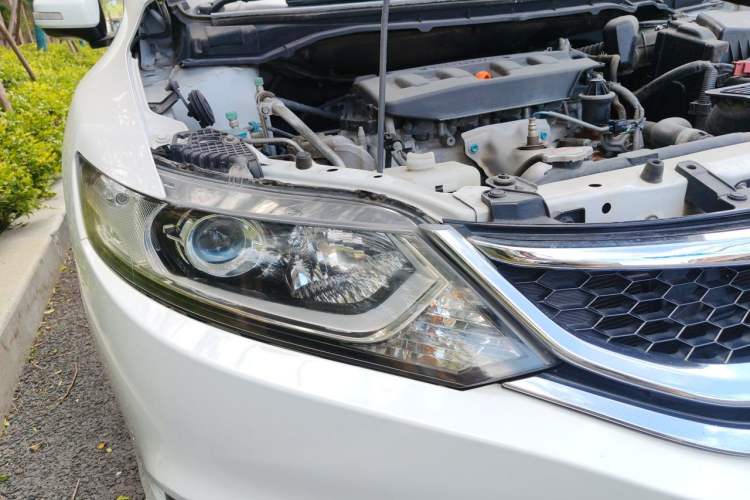 Used Honda Jade 2014 1.8L Automatic Comfort Elite Version 5 Seats Right Front Headlight