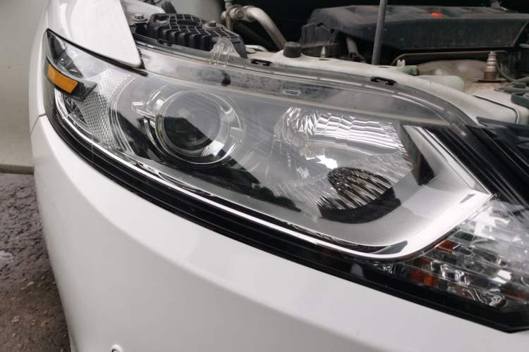 Used Honda Jade 2014 1.8L Automatic Comfort Elite Version 5 Seats Right Front Headlight