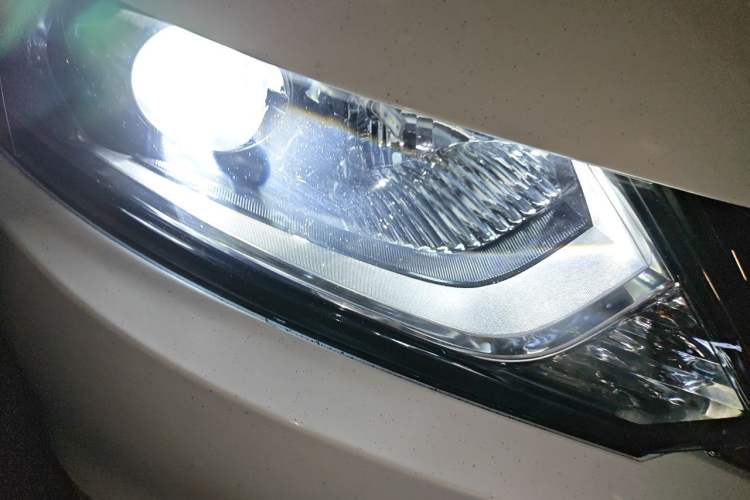 Used Honda Jade 2014 1.8L Automatic Comfort Elite Version 5 Seats Right Front Headlight