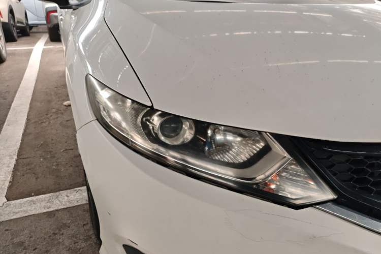 Used Honda Jade 2014 1.8L Automatic Comfort Elite Version 5 Seats Right Front Headlight