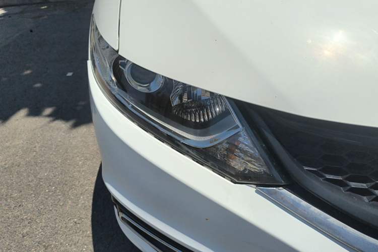Used Honda Jade 2014 1.8L CVT Luxury Edition 5 seats Right Front Headlight