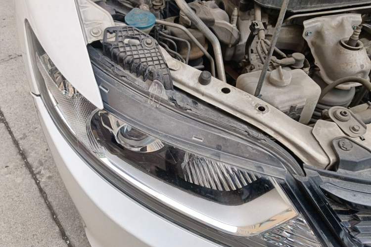 Used Honda Jade 2014 1.8L CVT Luxury Edition 5 seats Right Front Headlight