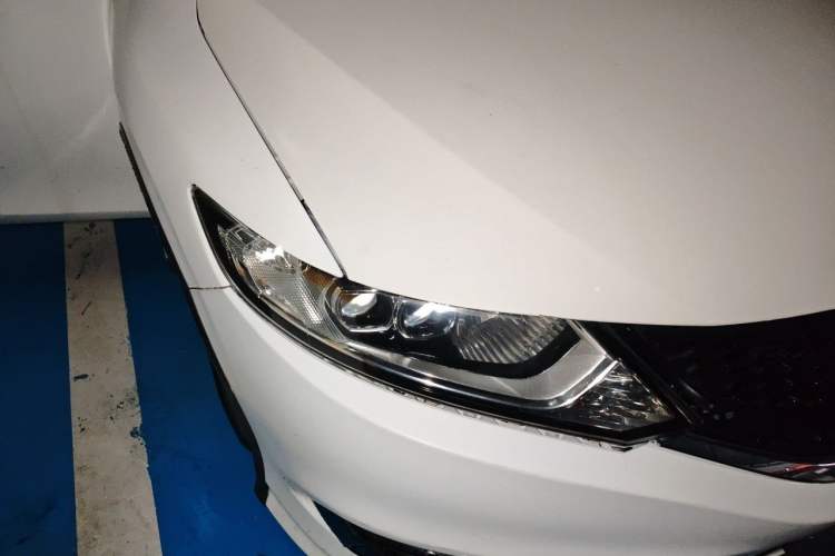 Used Honda Jade 2014 1.8L CVT Luxury Prestige Edition 5 Seats Right Front Headlight