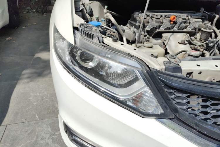 Used Honda Jade 2014 1.8L Automatic Comfort Elite Version 5 Seats Right Front Headlight