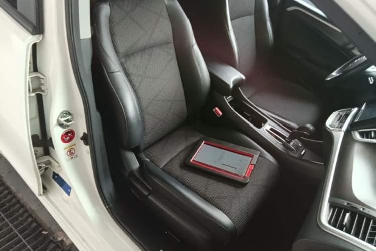 Used Honda Jade 2014 1.8L Automatic Comfort Elite Version 5 Seats Right Front Seat