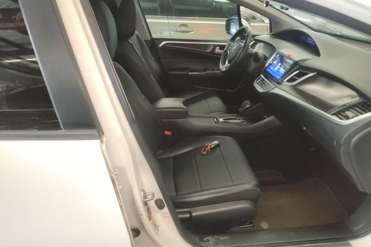 Used Honda Jade 2014 1.8L Automatic Comfort Elite Version 5 Seats Right Front Seat