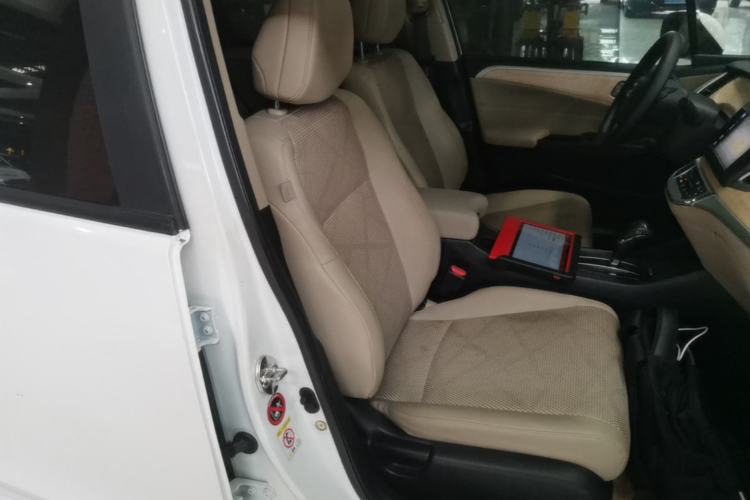 Used Honda Jade 2014 1.8L Automatic Comfort Elite Version 5 Seats Right Front Seat