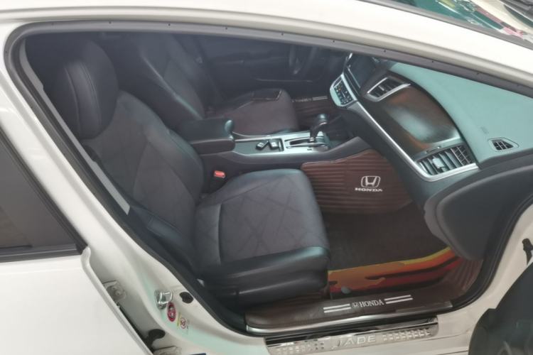 Used Honda Jade 2014 1.8L Automatic Comfort Elite Version 5 Seats Right Front Seat