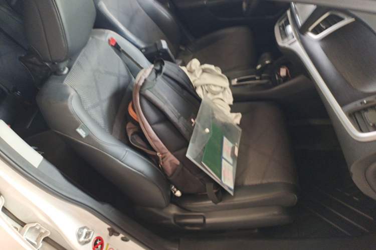Used Honda Jade 2014 1.8L Automatic Comfort Elite Version 5 Seats Right Front Seat