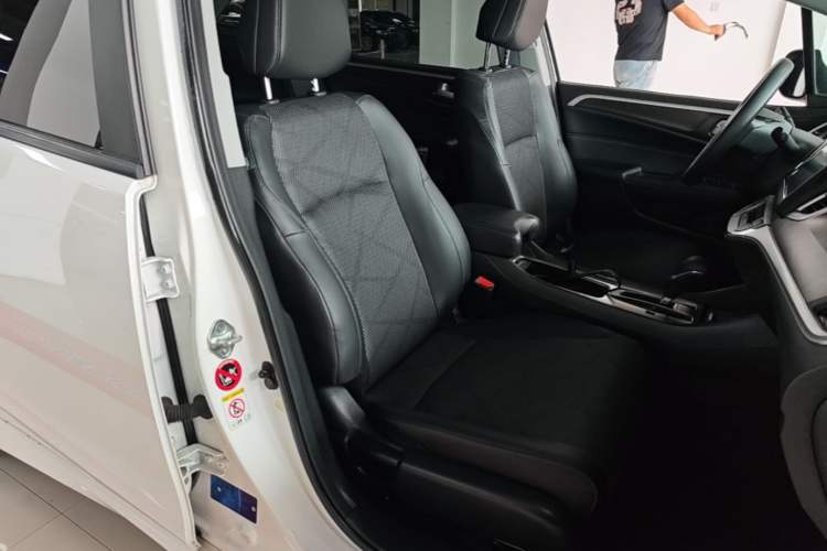 Used Honda Jade 2014 1.8L Automatic Comfort Elite Version 5 Seats Right Front Seat