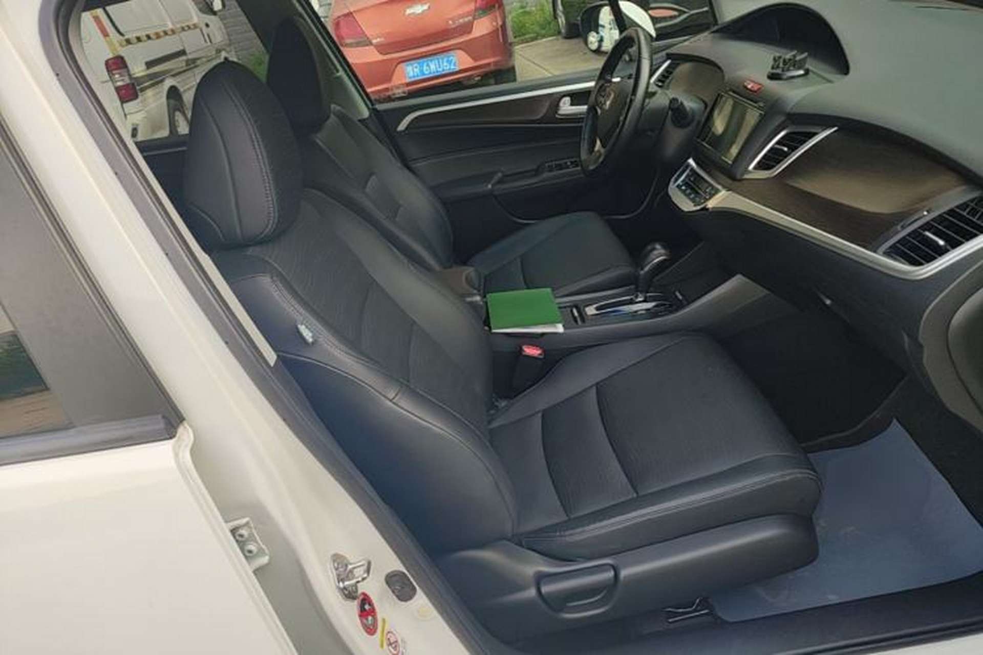 Used Honda Jade 2014 1.8L CVT Luxury Prestige Edition 5 Seats Right Front Seat