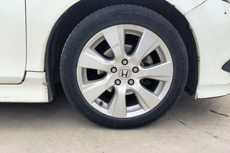 Used Honda Jade 2014 1.8L Automatic Comfort Elite Version 5 Seats Right Front Wheel Hub