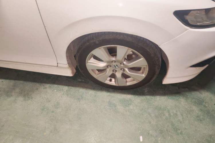 Used Honda Jade 2014 1.8L Automatic Comfort Elite Version 5 Seats Right Front Wheel Hub
