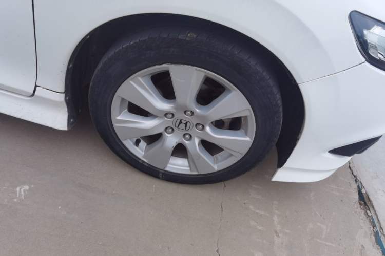 Used Honda Jade 2014 1.8L CVT Luxury Edition 5 seats Right Front Wheel Hub