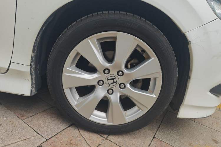 Used Honda Jade 2014 1.8L Automatic Comfort Elite Version 5 Seats Right Front Wheel Hub