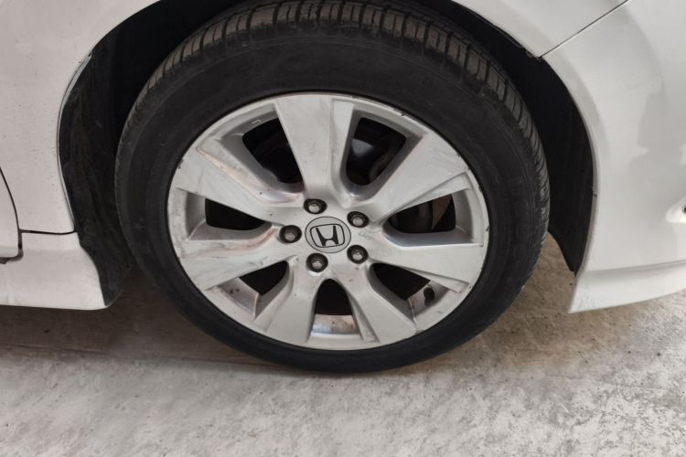 Used Honda Jade 2014 1.8L Automatic Comfort Elite Version 5 Seats Right Front Wheel Hub
