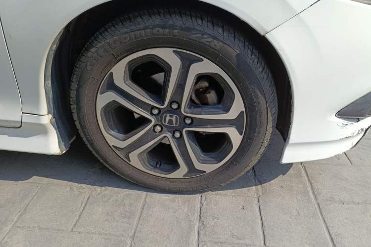 Used Honda Jade 2014 1.8L Automatic Comfort Elite Version 5 Seats Right Front Wheel Hub