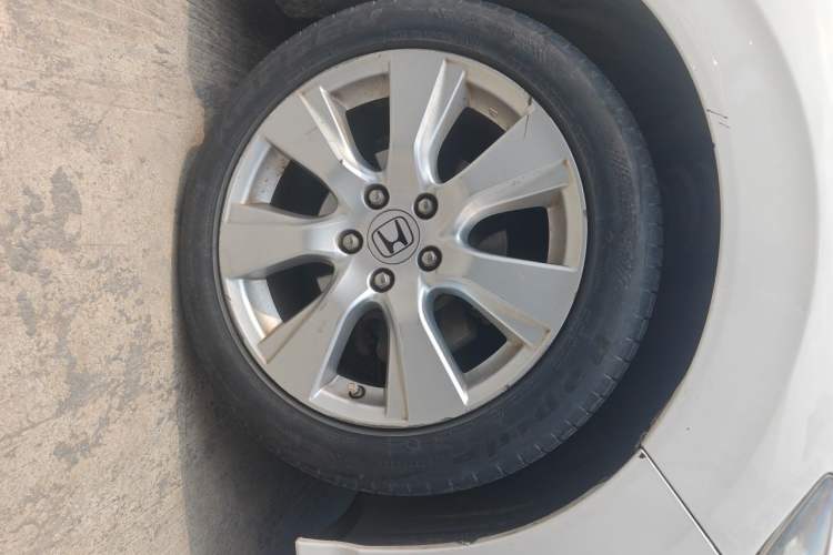 Used Honda Jade 2014 1.8L Automatic Comfort Elite Version 5 Seats Right Front Wheel Hub