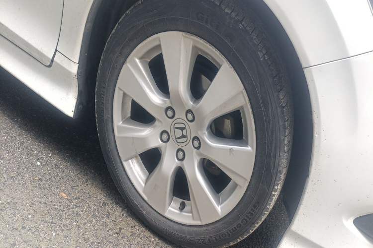 Used Honda Jade 2014 1.8L Automatic Comfort Elite Version 5 Seats Right Front Wheel Hub