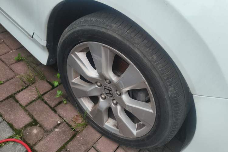 Used Honda Jade 2014 1.8L Automatic Comfort Elite Version 5 Seats Right Front Wheel Hub