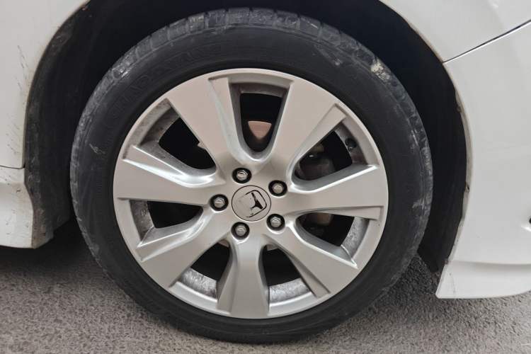 Used Honda Jade 2014 1.8L Automatic Comfort Elite Version 5 Seats Right Front Wheel Hub