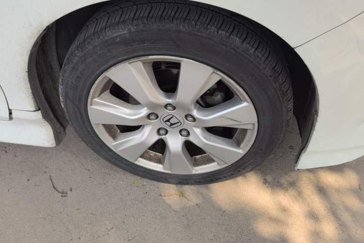 Used Honda Jade 2014 1.8L Automatic Comfort Elite Version 5 Seats Right Front Wheel Hub