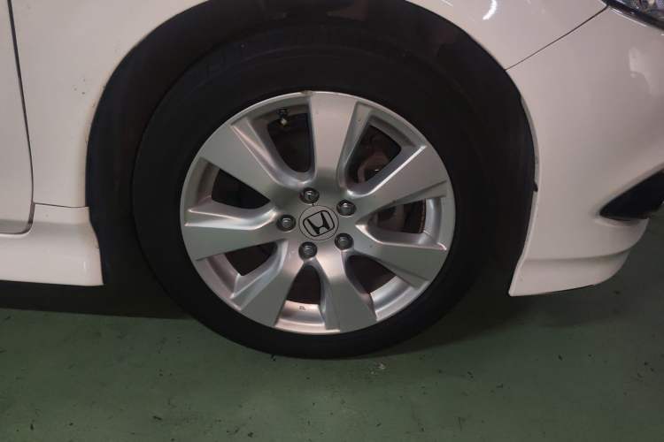 Used Honda Jade 2014 1.8L CVT Luxury Edition 5 seats Right Front Wheel Hub
