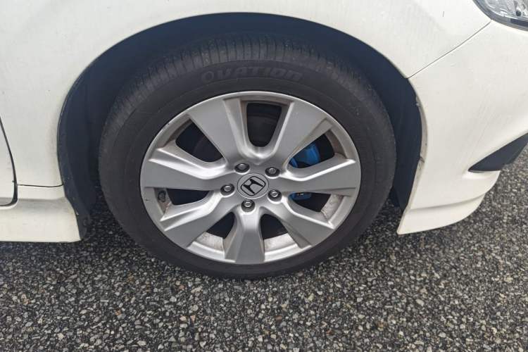 Used Honda Jade 2014 1.8L Automatic Comfort Elite Version 5 Seats Right Front Wheel Hub
