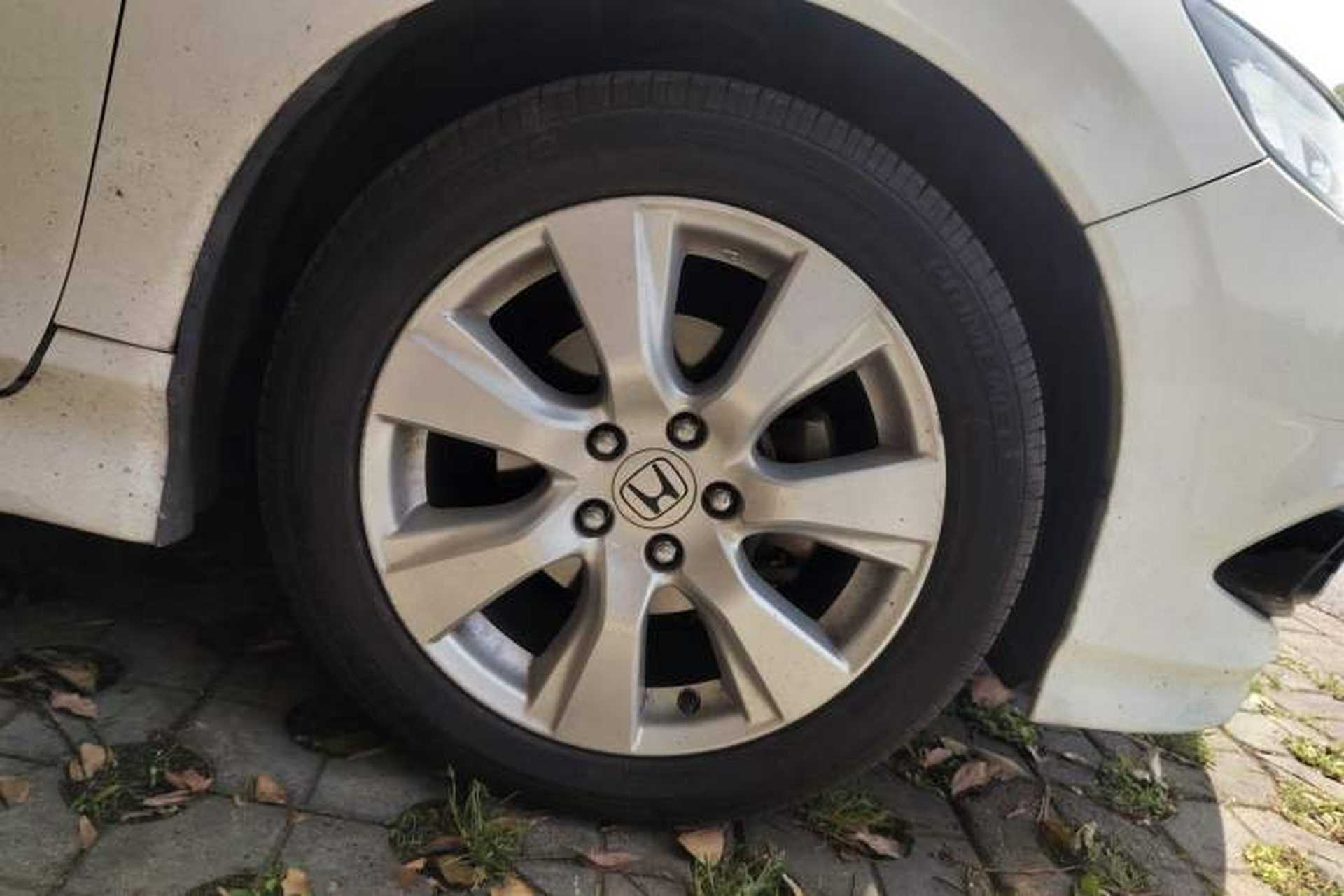 Used Honda Jade 2014 1.8L CVT Luxury Edition 5 seats Right Front Wheel Hub
