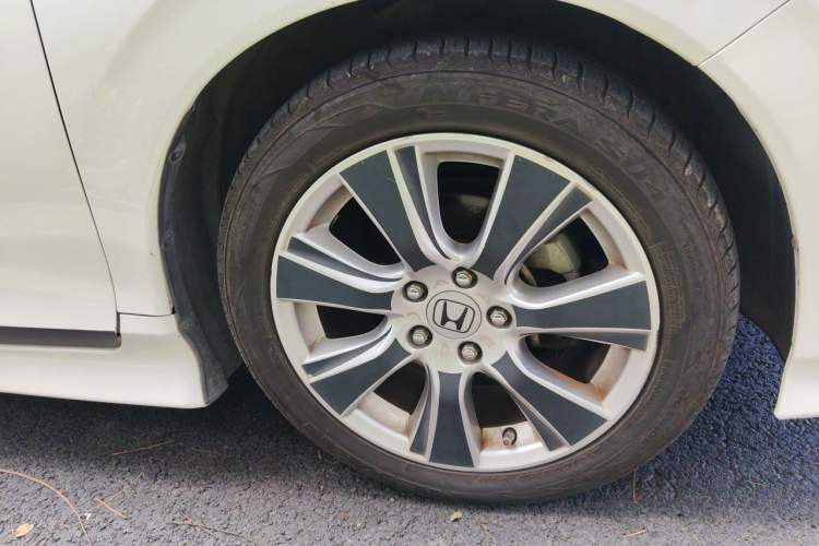 Used Honda Jade 2014 1.8L Automatic Comfort Elite Version 5 Seats Right Front Wheel Hub