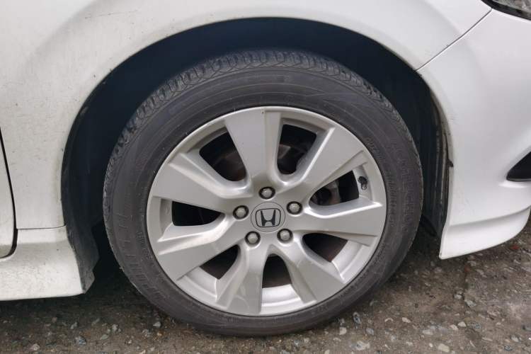 Used Honda Jade 2014 1.8L Automatic Comfort Elite Version 5 Seats Right Front Wheel Hub