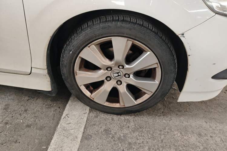 Used Honda Jade 2014 1.8L Automatic Comfort Elite Version 5 Seats Right Front Wheel Hub
