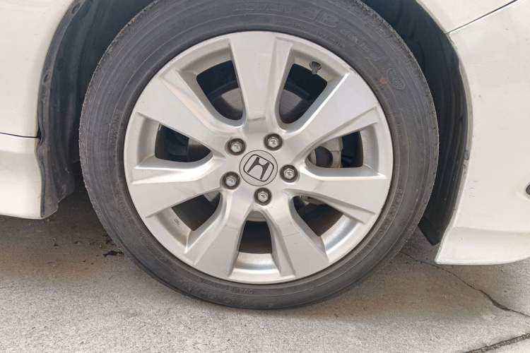 Used Honda Jade 2014 1.8L CVT Luxury Edition 5 seats Right Front Wheel Hub