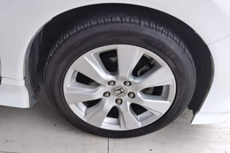Used Honda Jade 2014 1.8L Automatic Comfort Elite Version 5 Seats Right Front Wheel Hub