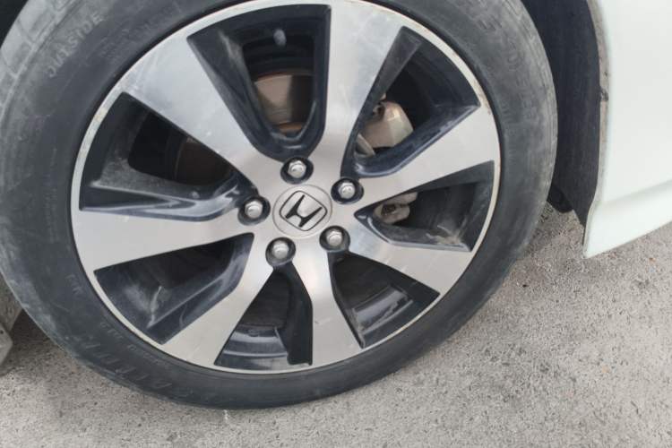 Used Honda Jade 2014 1.8L CVT Luxury Prestige Edition 5 Seats Right Front Wheel Hub