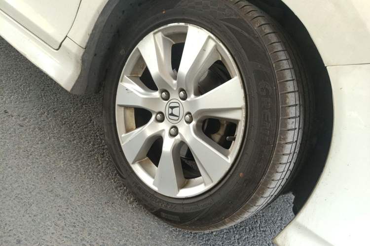 Used Honda Jade 2014 1.8L Automatic Comfort Elite Version 5 Seats Right Front Wheel Hub