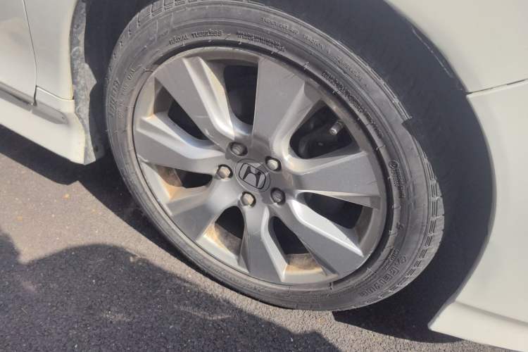 Used Honda Jade 2014 1.8L Automatic Comfort Elite Version 5 Seats Right Front Wheel Hub