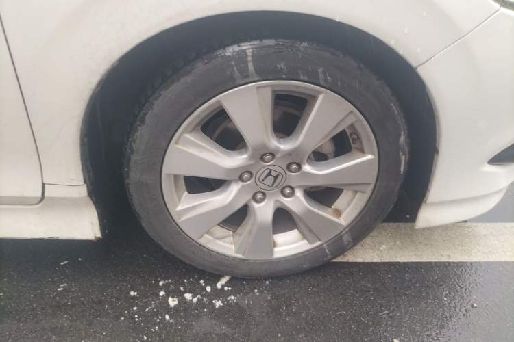 Used Honda Jade 2014 1.8L Automatic Comfort Elite Version 5 Seats Right Front Wheel Hub