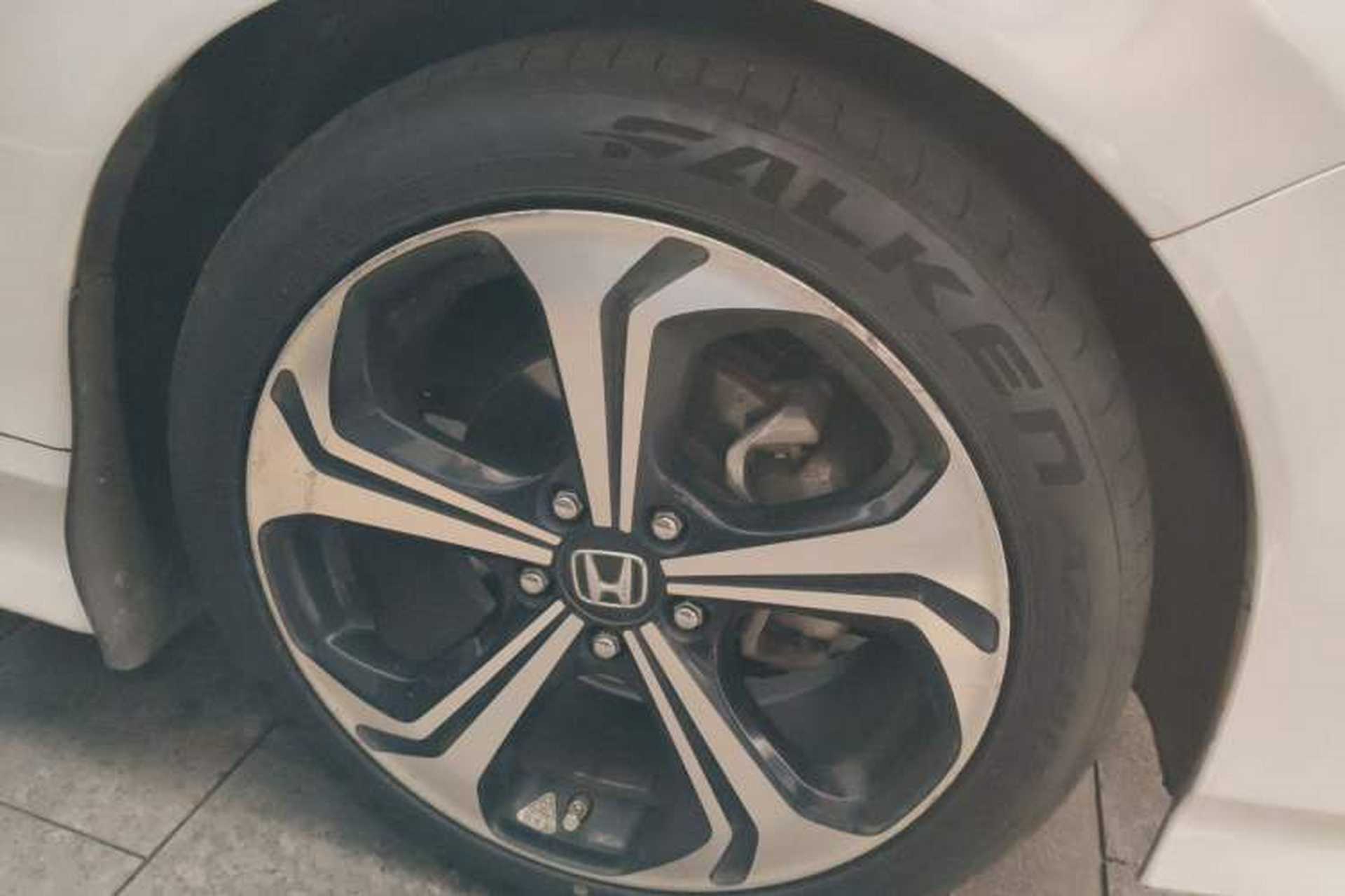 Used Honda Jade 2014 1.8L CVT Luxury Edition 5 seats Right Front Wheel Hub