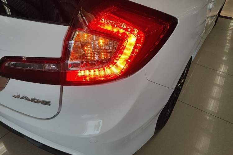 Used Honda Jade 2014 1.8L Automatic Comfort Elite Version 5 Seats Right Rear Taillight