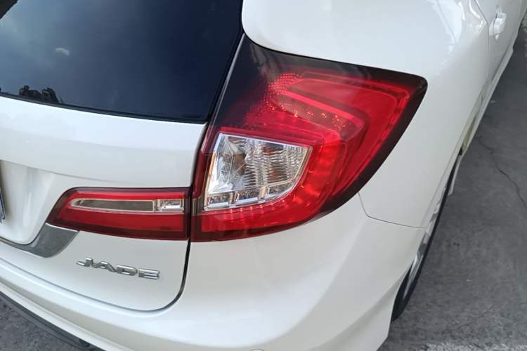 Used Honda Jade 2014 1.8L Automatic Comfort Elite Version 5 Seats Right Rear Taillight