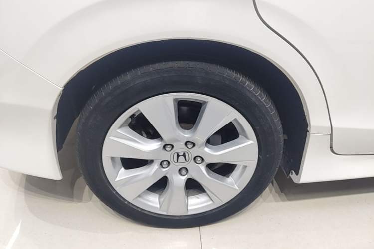 Used Honda Jade 2014 1.8L CVT Luxury Edition 5 seats Right Rear Wheel Hub