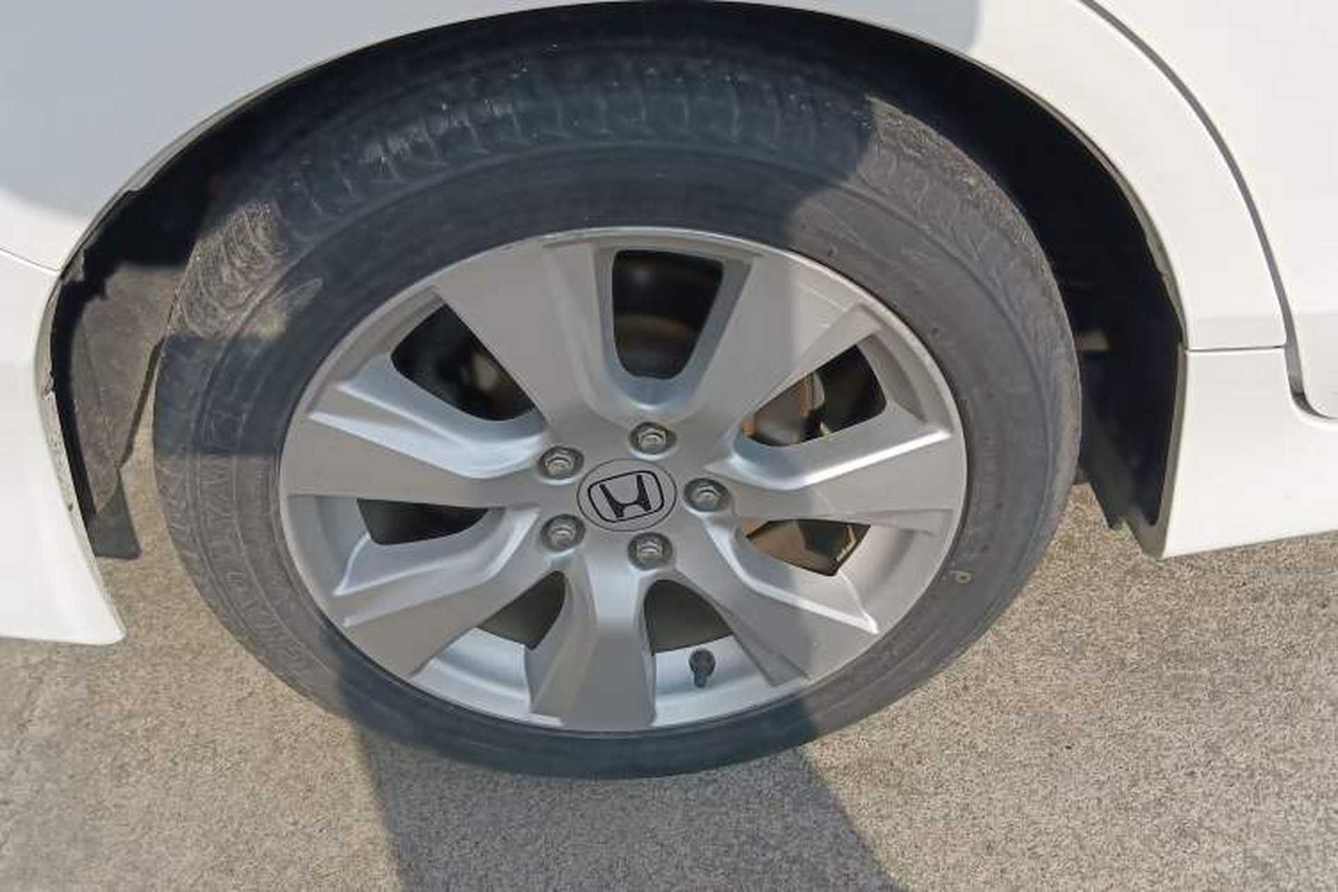 Used Honda Jade 2014 1.8L CVT Luxury Edition 5 seats Right Rear Wheel Hub