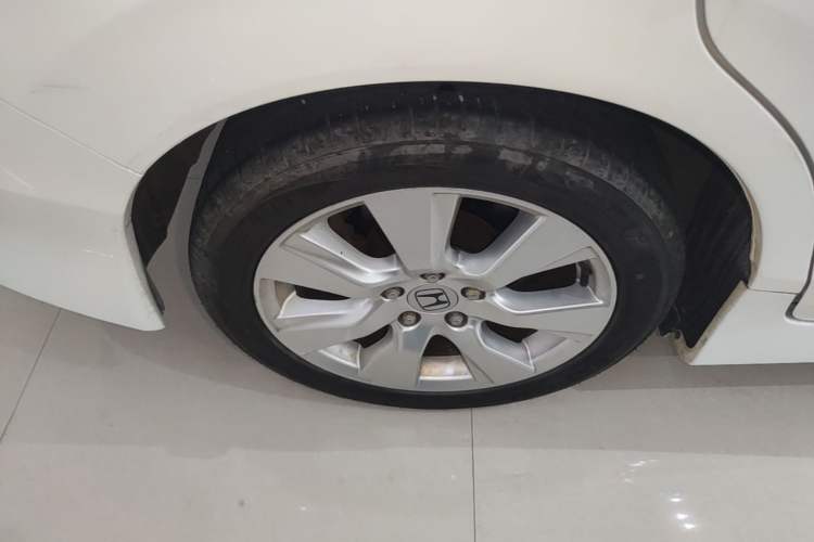 Used Honda Jade 2014 1.8L Automatic Comfort Elite Version 5 Seats Right Rear Wheel Hub
