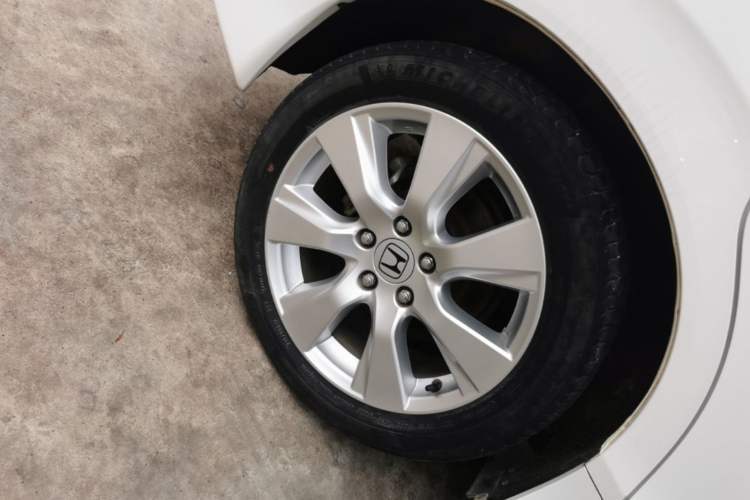 Used Honda Jade 2014 1.8L Automatic Comfort Elite Version 5 Seats Right Rear Wheel Hub
