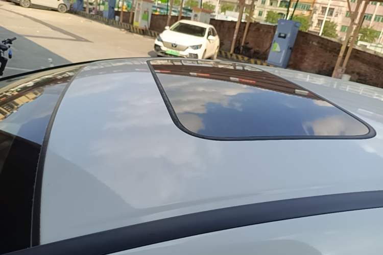 Used Honda Jade 2014 1.8L Automatic Comfort Elite Version 5 Seats Roof
