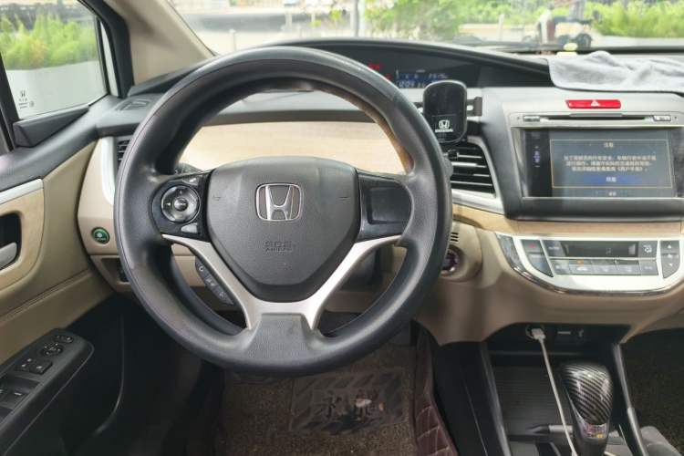 Used Honda Jade 2014 1.8L Automatic Comfort Elite Version 5 Seats Steering Wheel