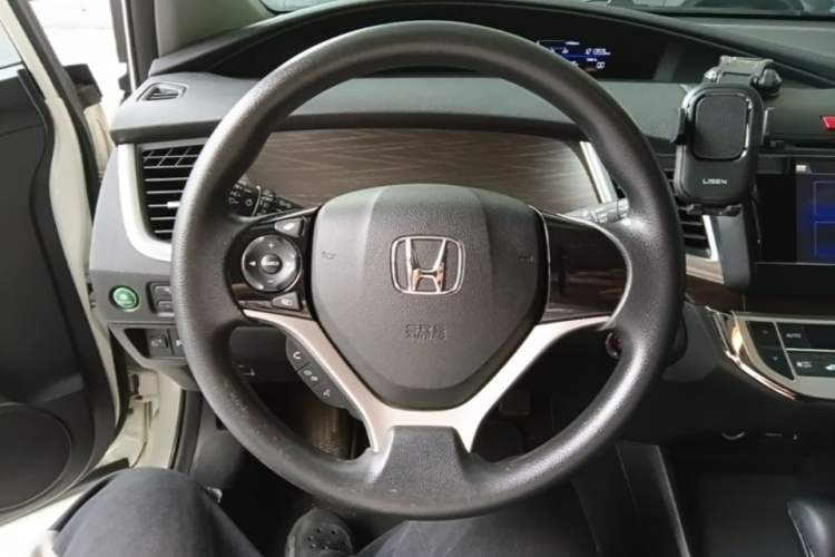 Used Honda Jade 2014 1.8L Automatic Comfort Elite Version 5 Seats Steering Wheel