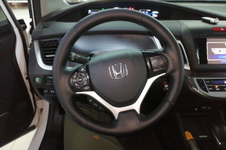 Used Honda Jade 2014 1.8L Automatic Comfort Elite Version 5 Seats Steering Wheel